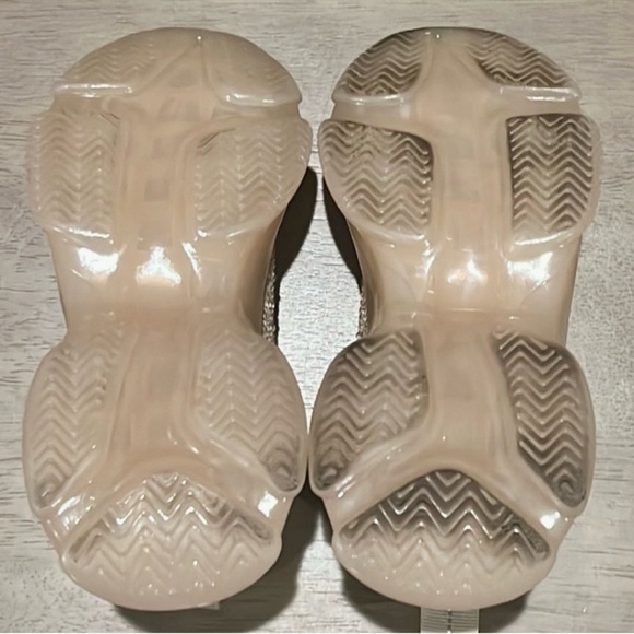 New authentic Steve Madden girls signature sneakers sz 2 display - Picture 11 of 13